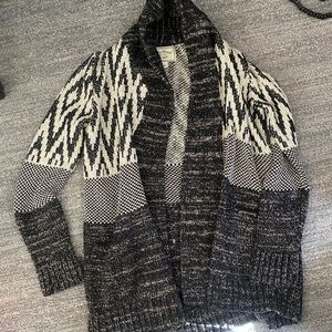 Lucky brand cardigan /oversized sweater. Extremely comfortable. Great condition.